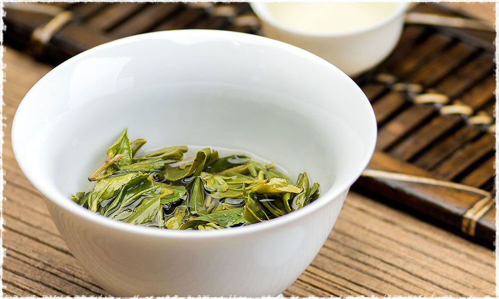Dos de cabillaud poché au thé vert Long Jing
